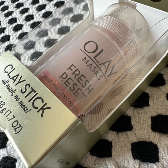 Olay NEW Clay Stick Mask Fresh Reset Pink Mineral Complex in Box Mess Free Mask - Picture 3 of 6